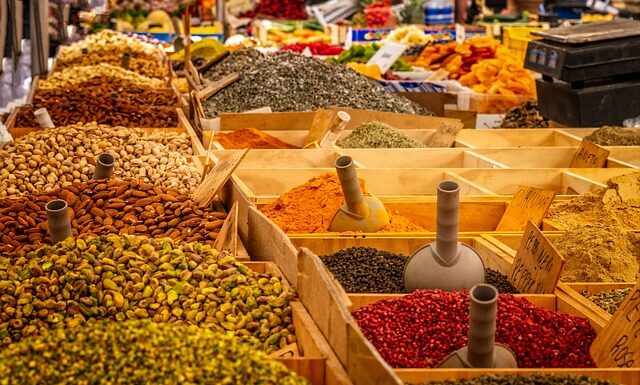 Jak zrobić stragan z kartonu?