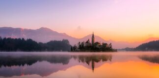 Czy w kościele można mieć odkryte ramiona?