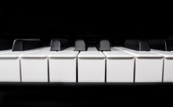 Czym się różni pianino cyfrowe od keyboardu? Czym się różni pianino cyfrowe od keyboardu?