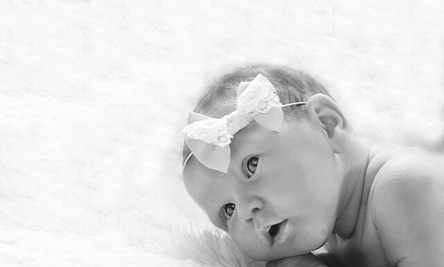 Co powinien umieć 4 miesięczny niemowlak?