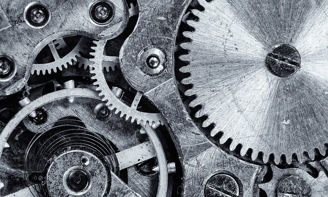 Jaki silnik do Furby Boom?